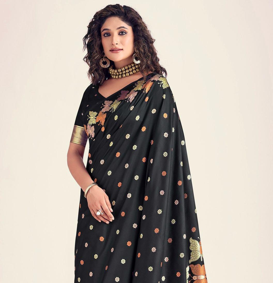 Serene Symphony In Banarasi Artistry